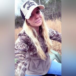 Meet your Posher, Andie Lizzy